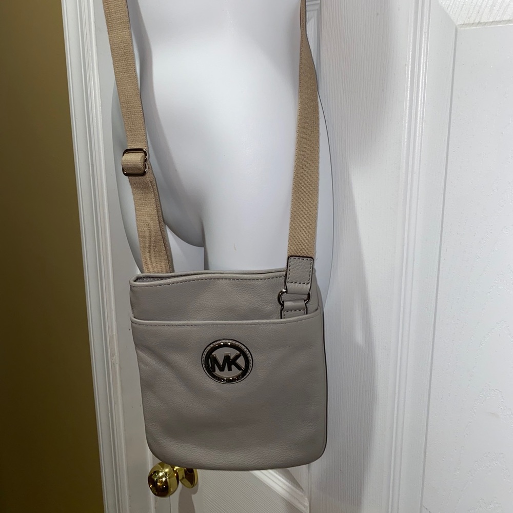 Michael Kors Fulton Leather Crossbody - Picture 4 of 8